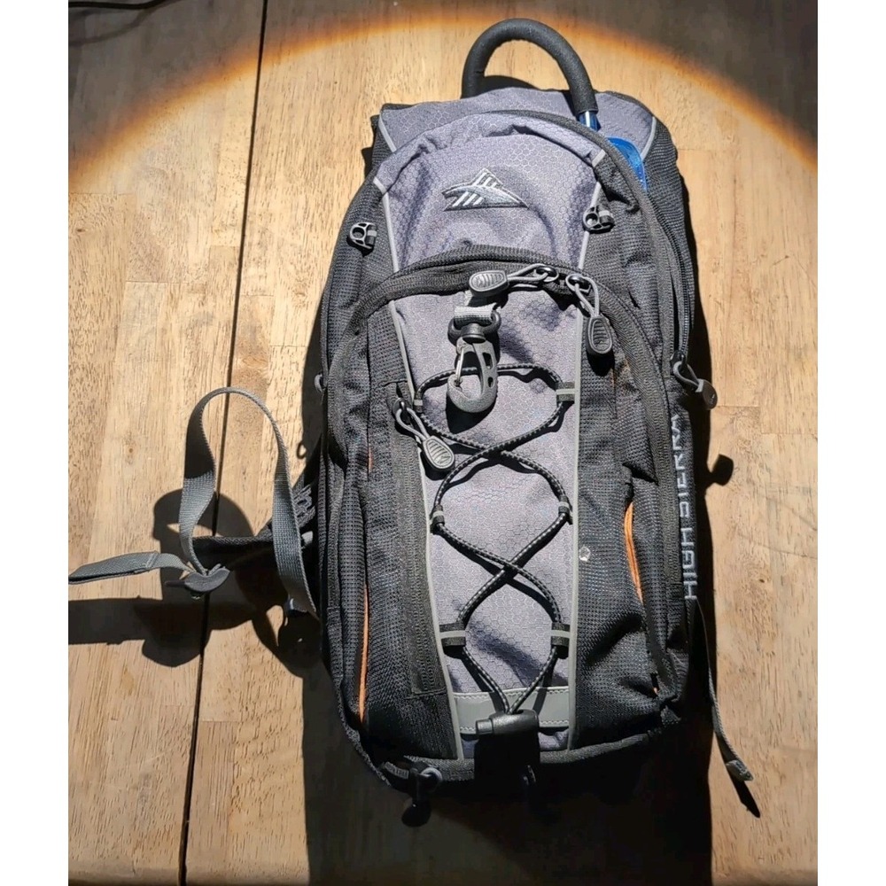 High Sierra Hydration Grey Padded Adjustable Straps 3L Backpack Hiking Carry Bag